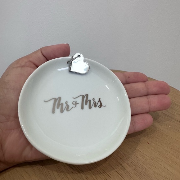 Mr & Mrs White Ring Dish with Silver Heart Charm - Picture 3 of 6